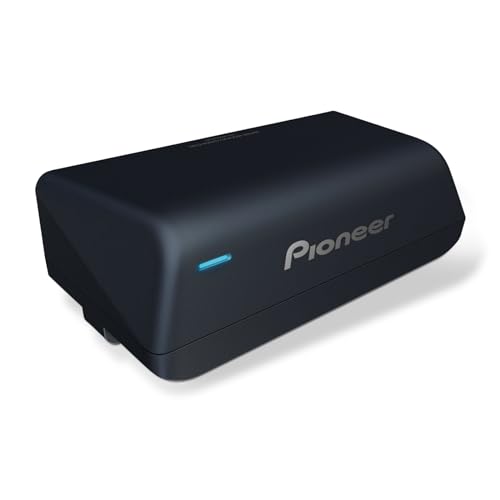 Transforma tu experiencia musical con graves potentes: el SUBWOOFER PIONEER TS-WX010A ofrece sonido envolvente y fácil instalación bajo el asiento para un viaje inmersivo