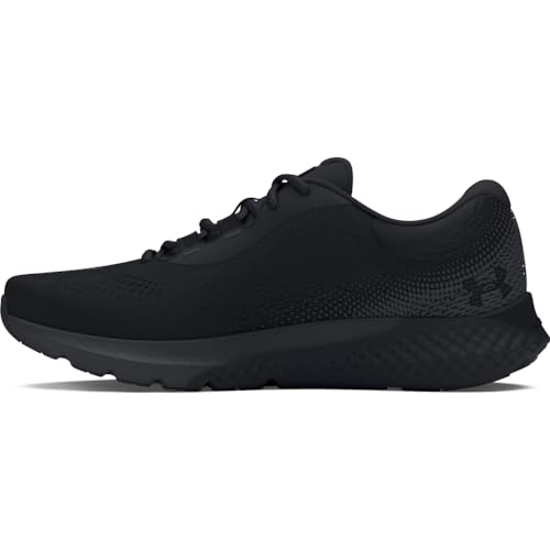 Tus pies merecen comodidad y rendimiento durante cada kilómetro, y los UNDER ARMOUR CHARGED ROGUE 4 4E te lo ofrecen con su amortiguación Charged Cushioning y ajuste 4E para una pisada perfecta en esta oferta que no puedes dejar pasar.