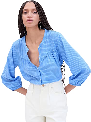 Eleva tu estilo con elegancia atemporal: Descubre la blusa GAP de manga larga con botones delanteros en raya azul, diseñada para ofrecer versatilidad y comodidad en cada ocasión, el complemento perfecto que fusiona moda y funcionalidad.