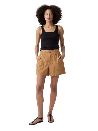 Olvídate del calor con un look fresco y versátil: los GAP EASY UTILITY SHORTS combinan bolsillos funcionales y tela transpirable en una oferta limitada para mujeres activas.