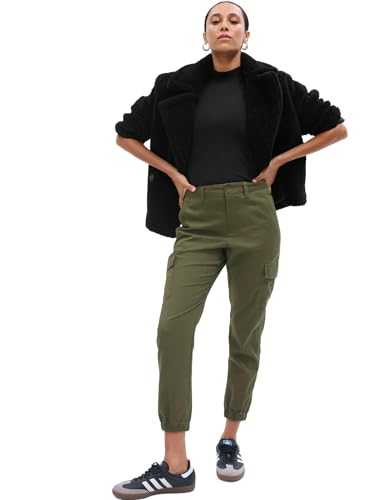 Olvídate de outfits aburridos: los GAP JOGGER CARGO para mujer fusionan comodidad y estilo militar con bolsillos funcionales en una oferta ideal para looks urbanos.