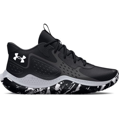 Transforma tu juego con comodidad extrema y tracción superior que te impulsará en cada movimiento, específicamente diseñado en los nuevos UNDER ARMOUR JET '23 para potenciar tu rendimiento con amortiguación HOVR y soporte duradero que maximiza cada salto y pivote