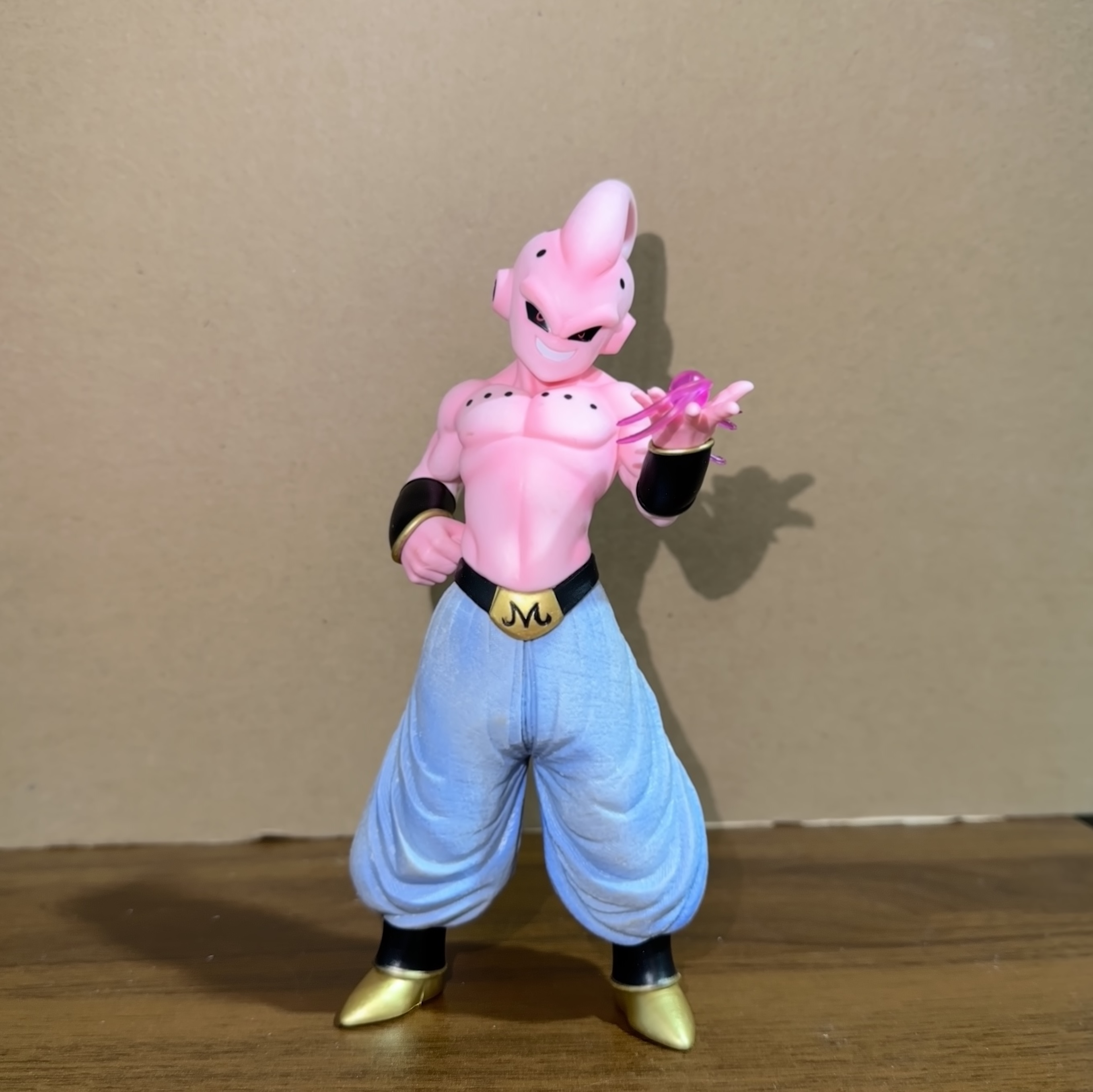 Majin Buu en tu escritorio: ¿vale la pena esta figura?